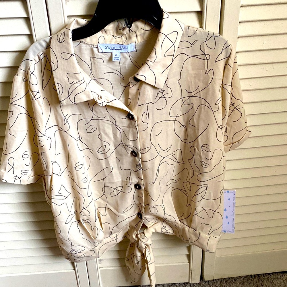 Button down cropped top shirt